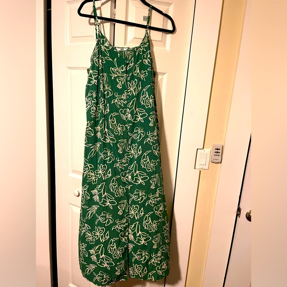 Uniqlo Green Maxi Button Down Dress. Size L